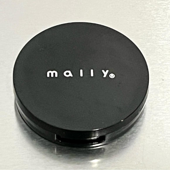 Mally Believable Brows - Taupe. Two In One Brow Kit NWOB - Picture 2 of 3